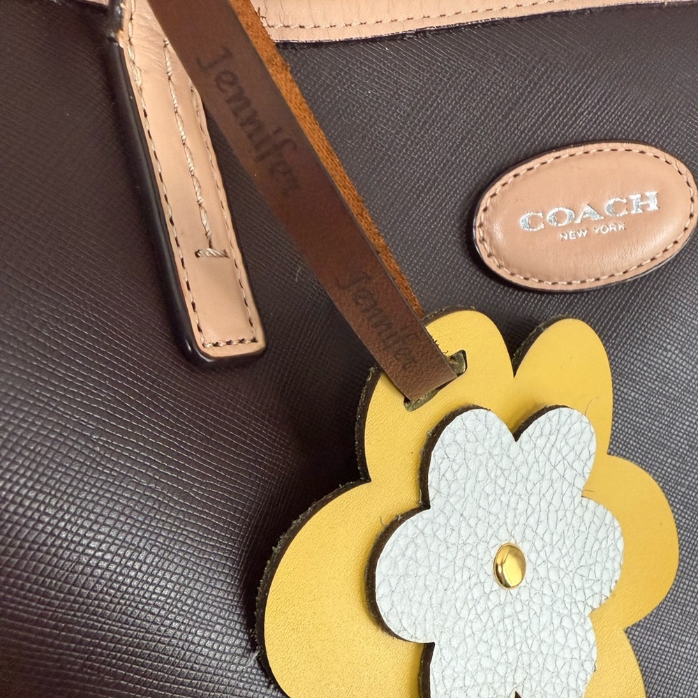 Yellow Daisy Flower Leather Bag Tag Charm - Picture 4 of 7
